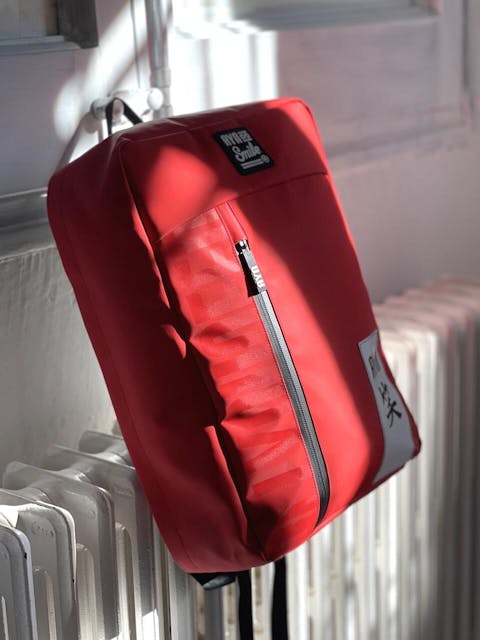 AKIRA – Mochila para Portátil hasta 15 Y 16 pulgadas Impermeable y Antirrobo ROJA