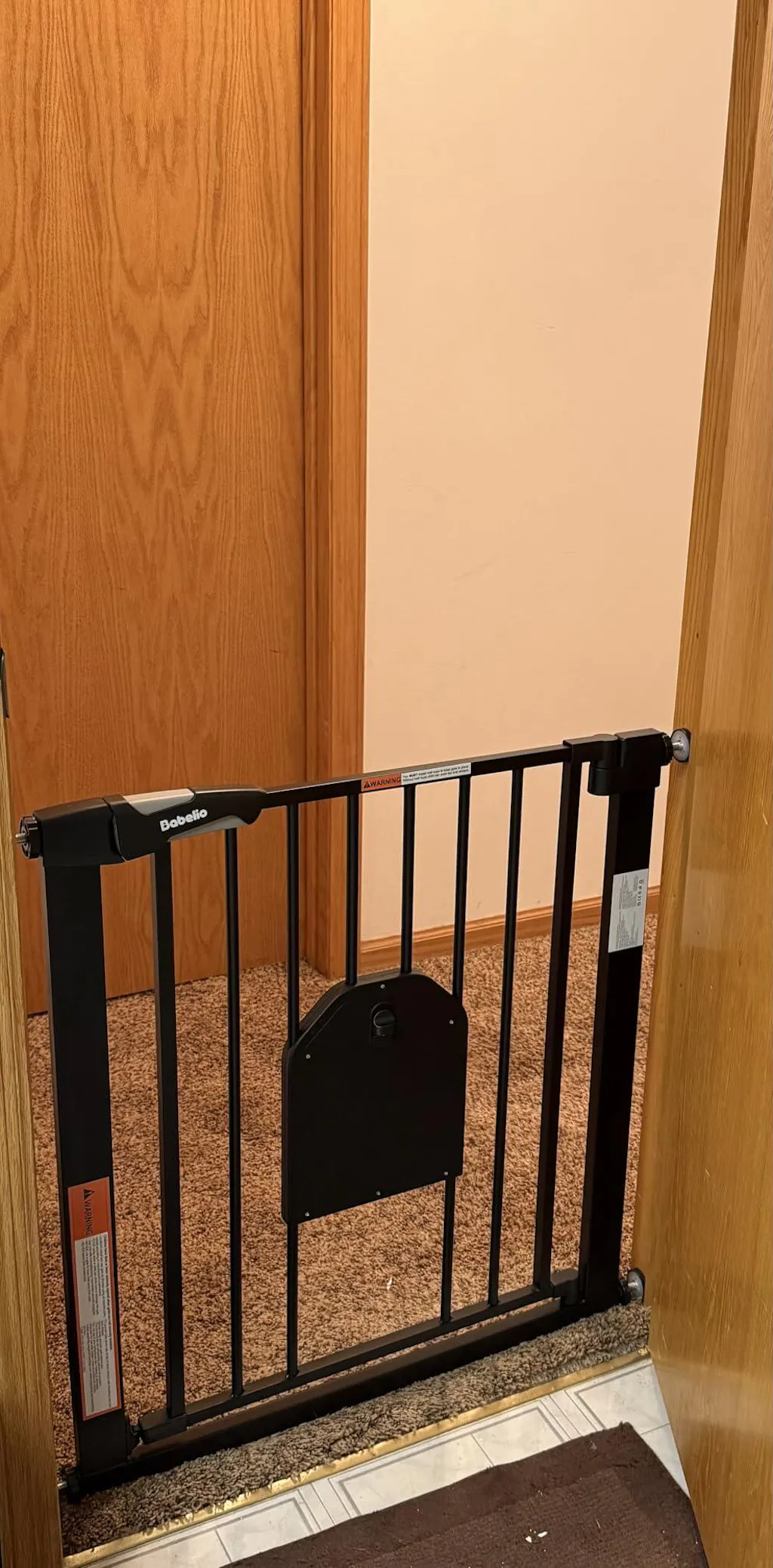 CatPrivilege A7 | Adjustable Safety Gate with Lockable Pet Door