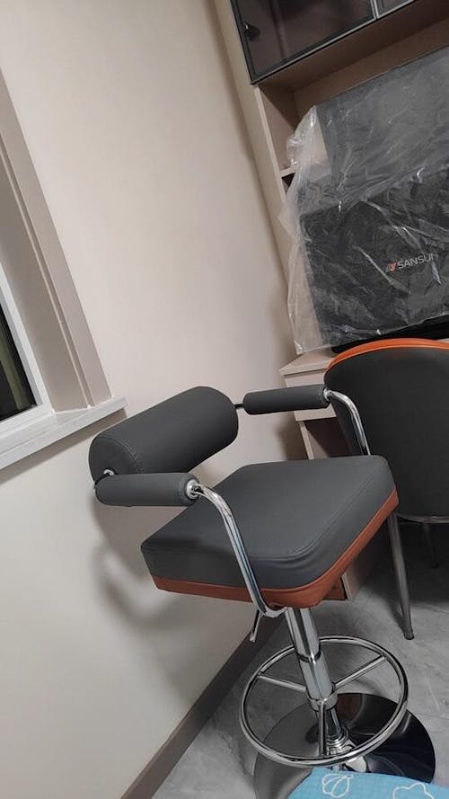 Swivel Minimalistic Bar Chairs for Kitchen Island Counter