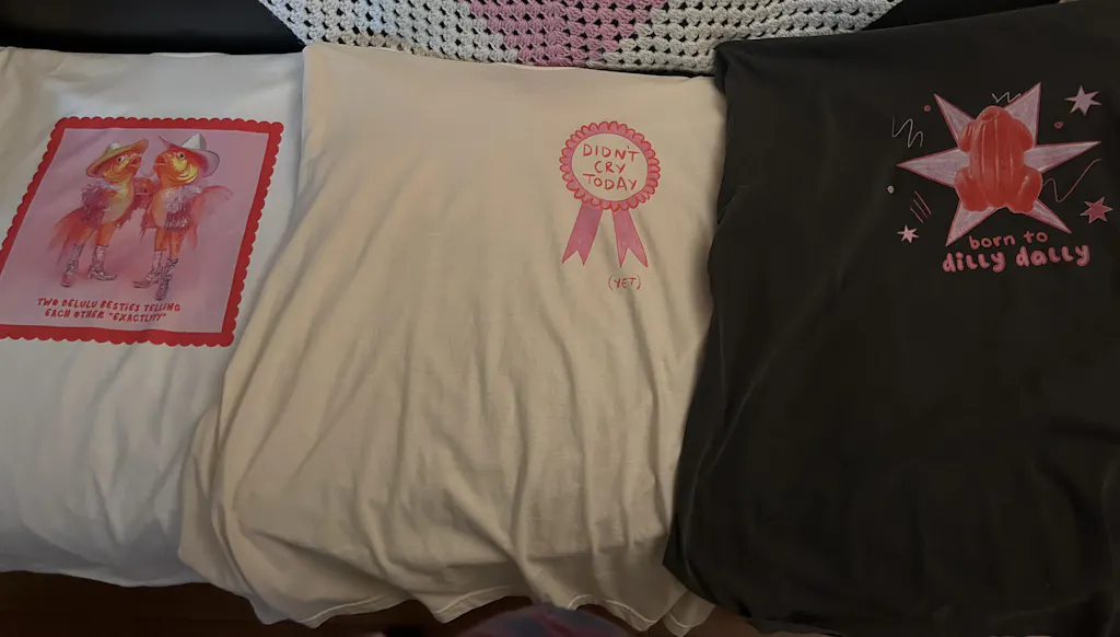 Delulu Besties Graphic Tee White