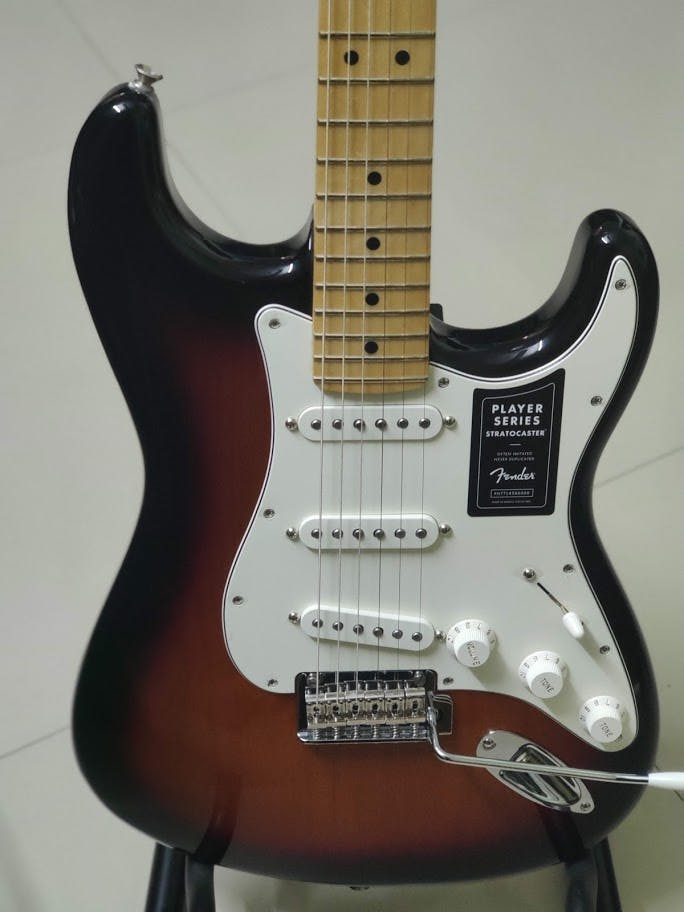 fender stratocaster bajaao