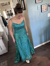 Elegant Long A-line Spaghetti Straps Lace Sleeveless Evening Prom Dresses With Slit