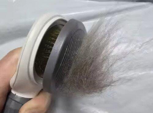 Selbstreinigende Unterfellbürste - Endlich Schluss mit oberflächlichem Bürsten