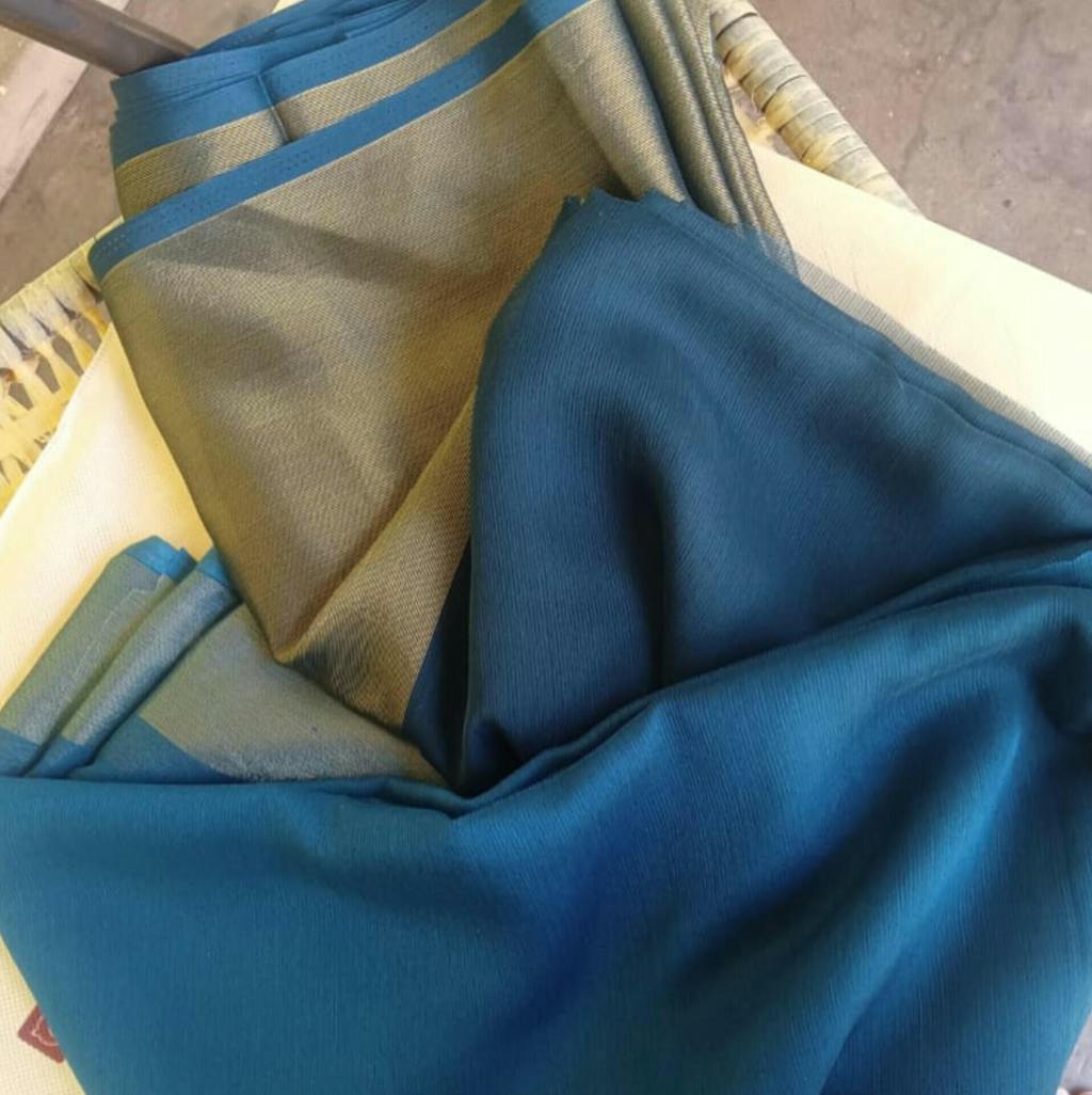 Dual Shade Semi Chiffon Saree With Zari Border-Blue