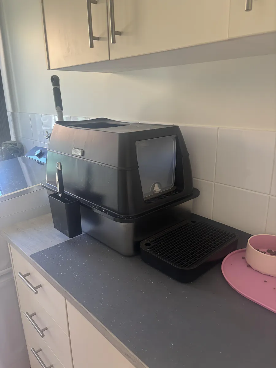 Customer photo of Barely There Litter stainless setup