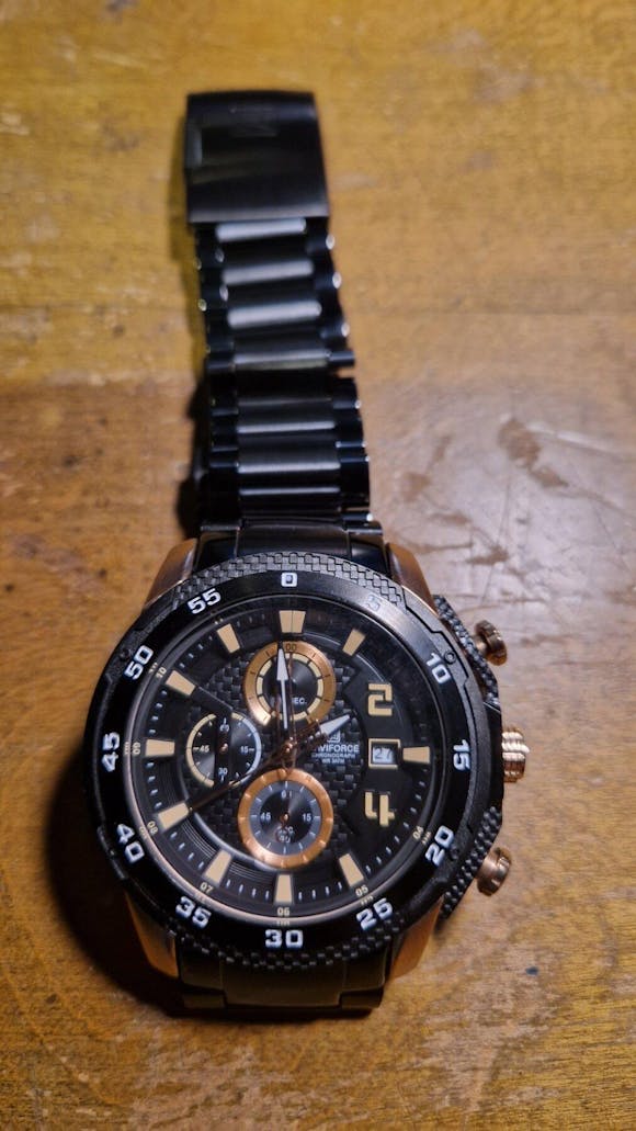 Muški sat NaviForce NF8047s - Crno-Zlatna Boja