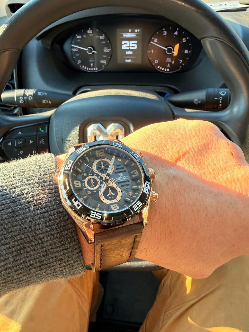 Muški sat NaviForce NF8043 - Braon-Zlatna Boja