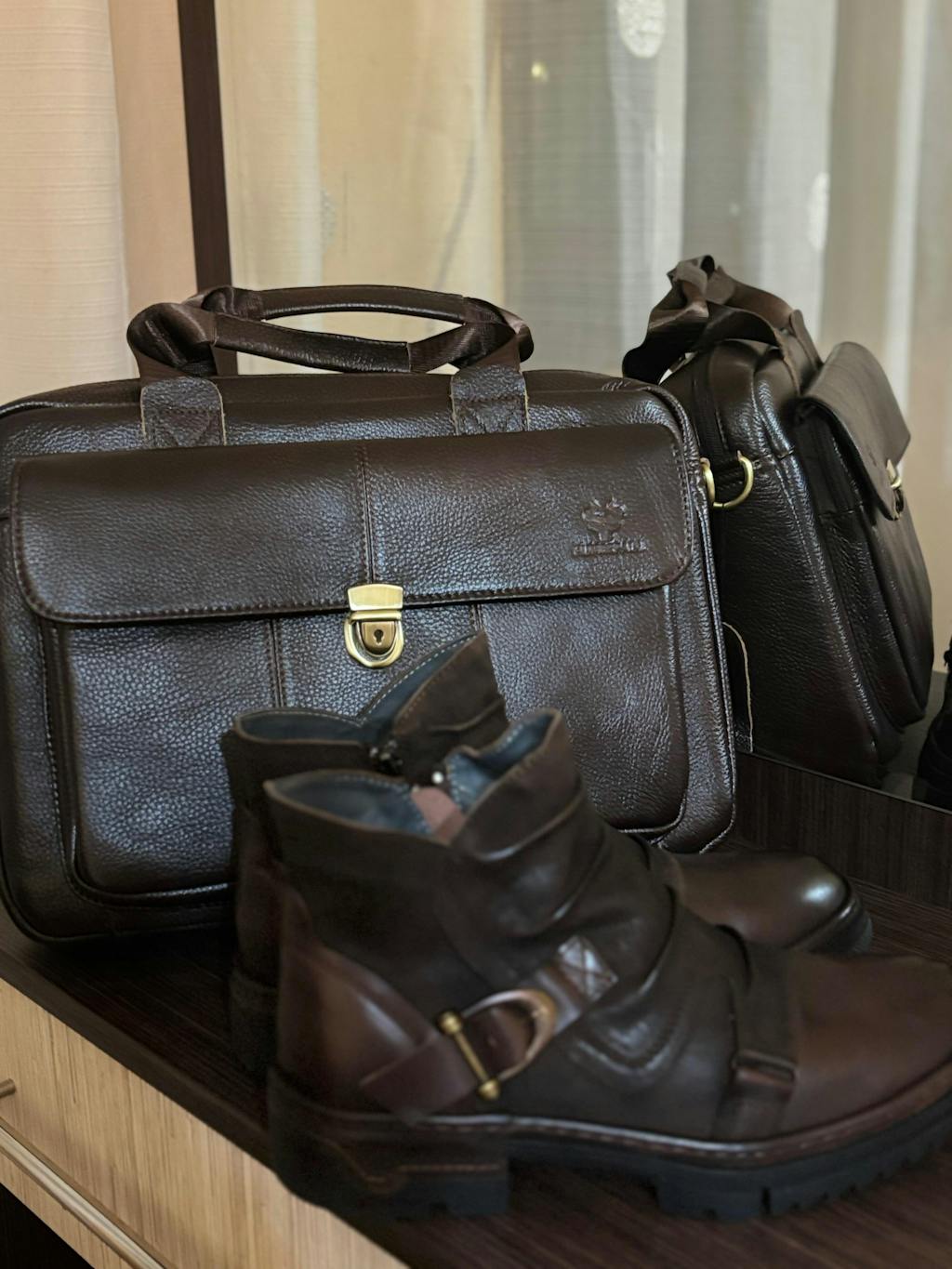 MUŠKA KOŽNA TORBA U BRAON BOJI ZA LAPTOP 13/15 Inča – LEVIS