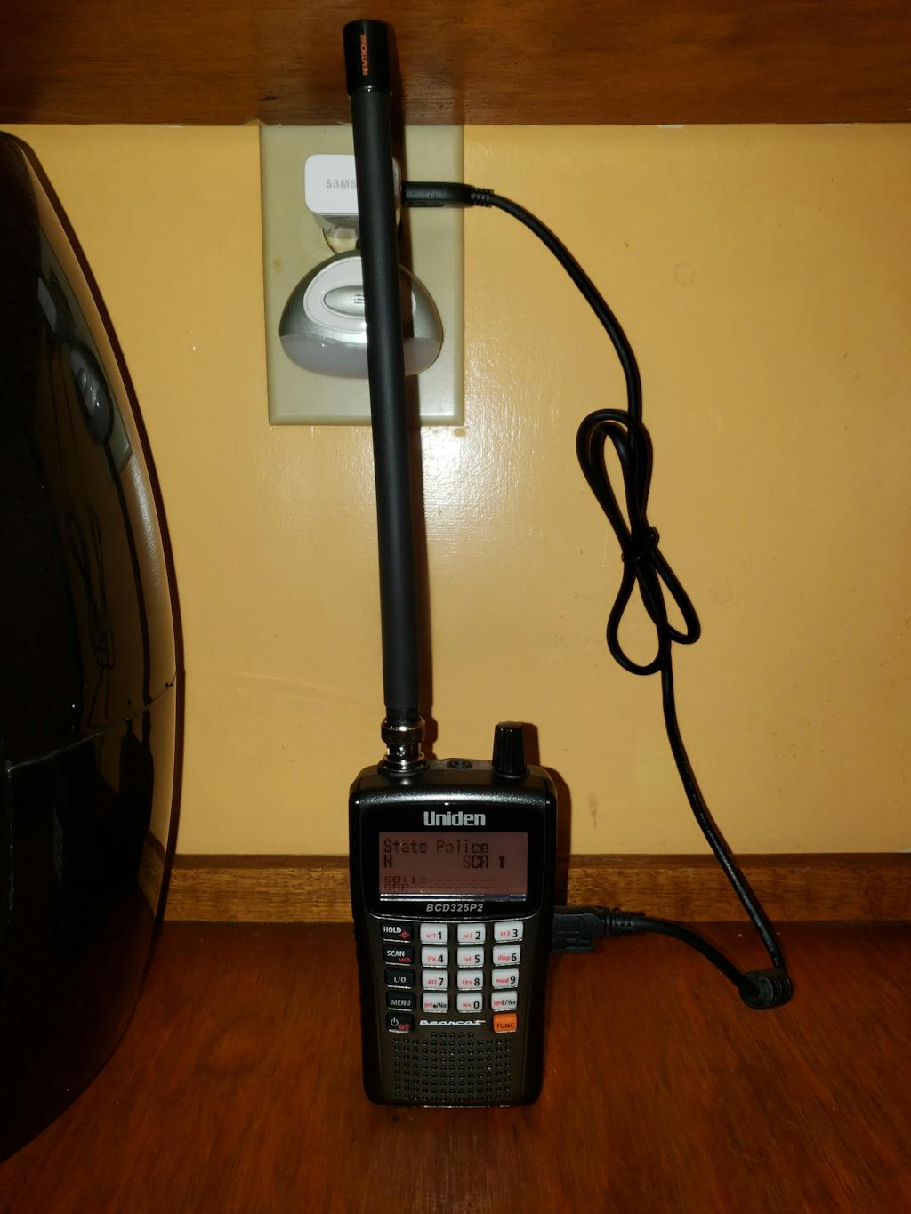 REM842B performance antenna for Uniden BNC Police Scanner Radios