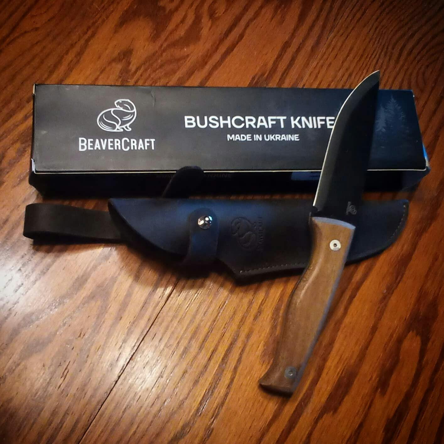 Carbon Steel Fixed-Blade Bushcraft Knife Walnut Handle with