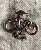 Fein gearbeitet Bronzebrosche Wikingerdrache im Urnes Stil