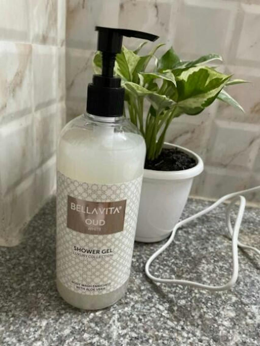 Buy Oud White Shower Gel for Men and Women I Best Body Shower Gel for