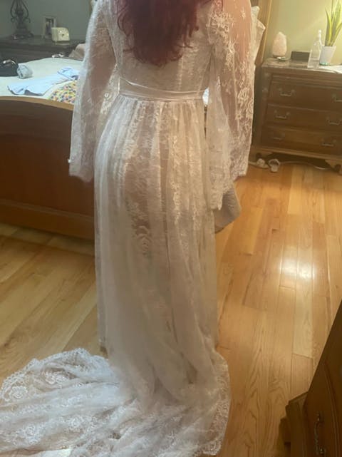 Long lace robe with train Ivory Black