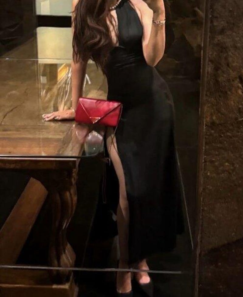 V-Neck Backless Summer Silhouette with Slit