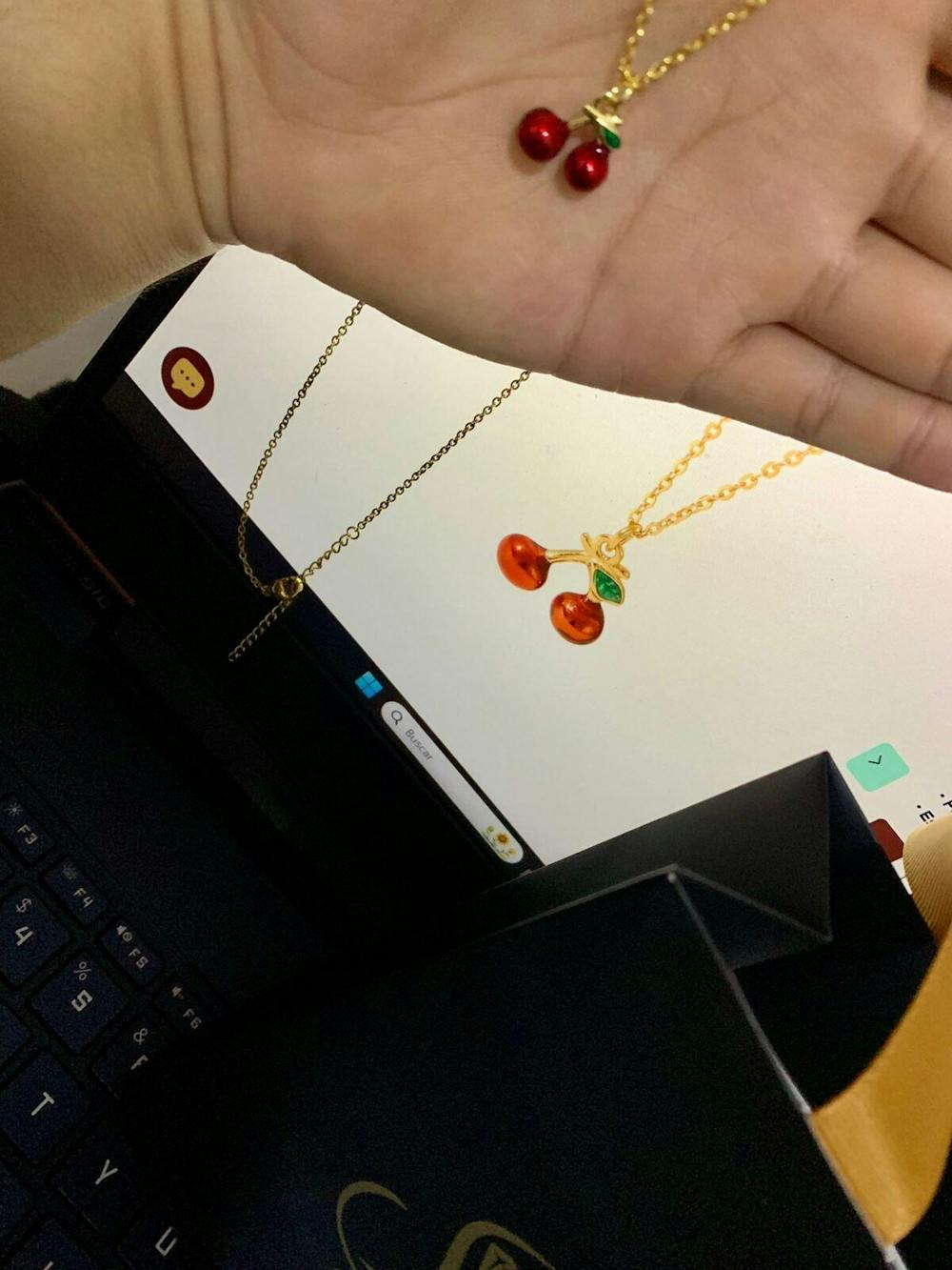 Collar Cherry