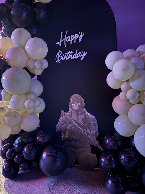 Sign - Backdrop wall up to 8 feet and more props cutout