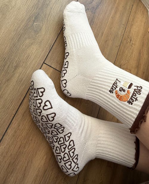 Skarpetki Antypoślizgowe z Haftem - Pilates & Lattes