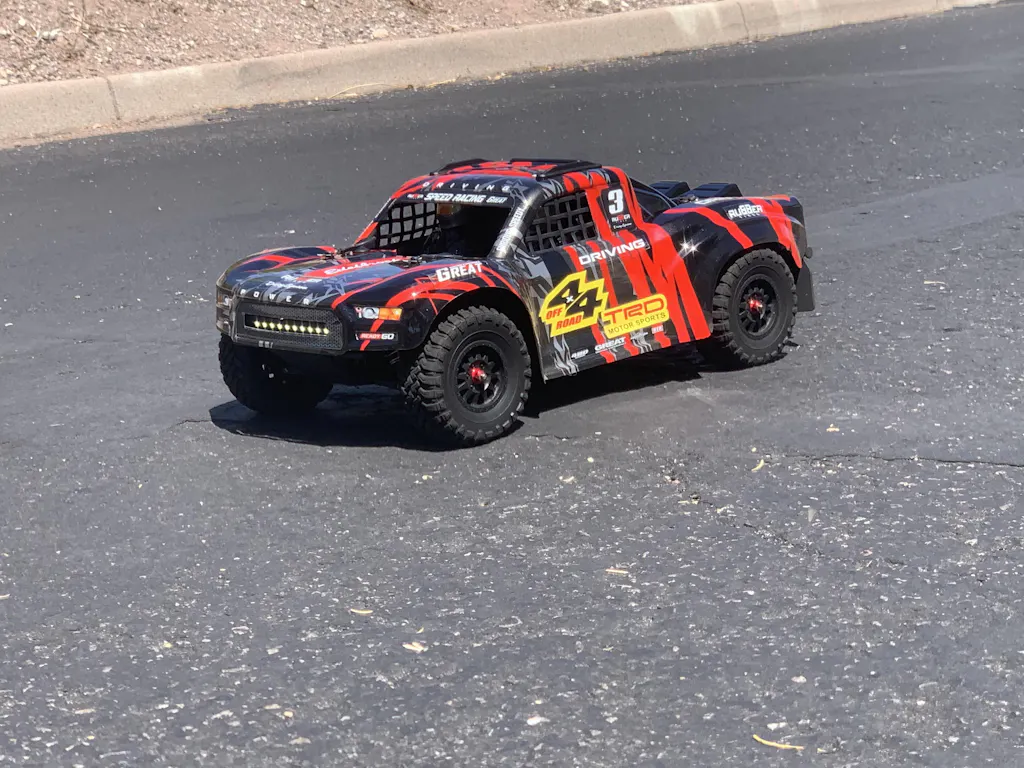 Wltoys 124028 1/12 4WDブラシレスRCカー – 60km/hオフロードデザート