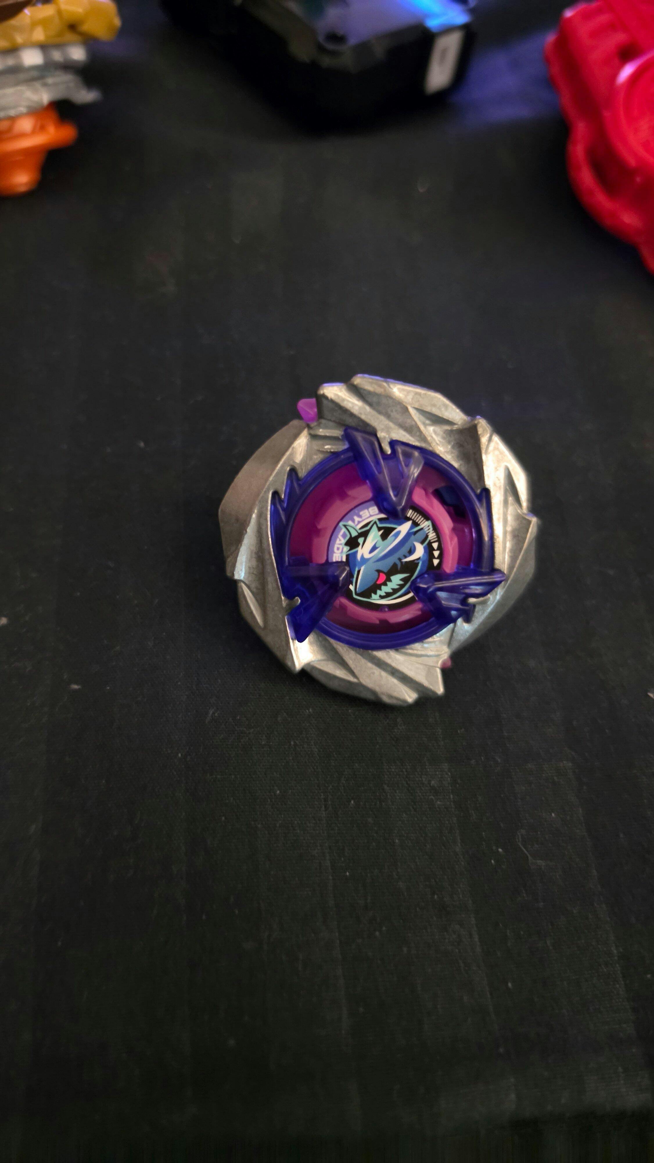 Savior Valkyrie Shot-7 B-187 | Takara Tomy Beyblade Burst DB