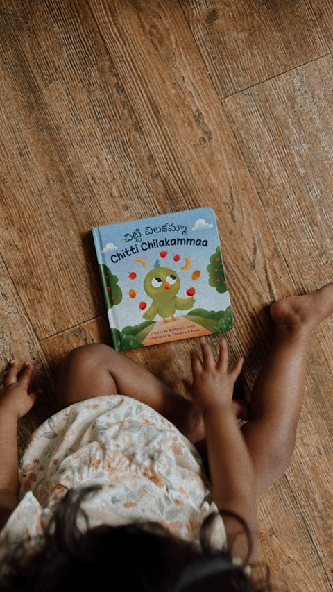 Chitti Chilakammaa చిట్టి చిలకమ్మా: Bilingual Telugu-English Board Book for Kids