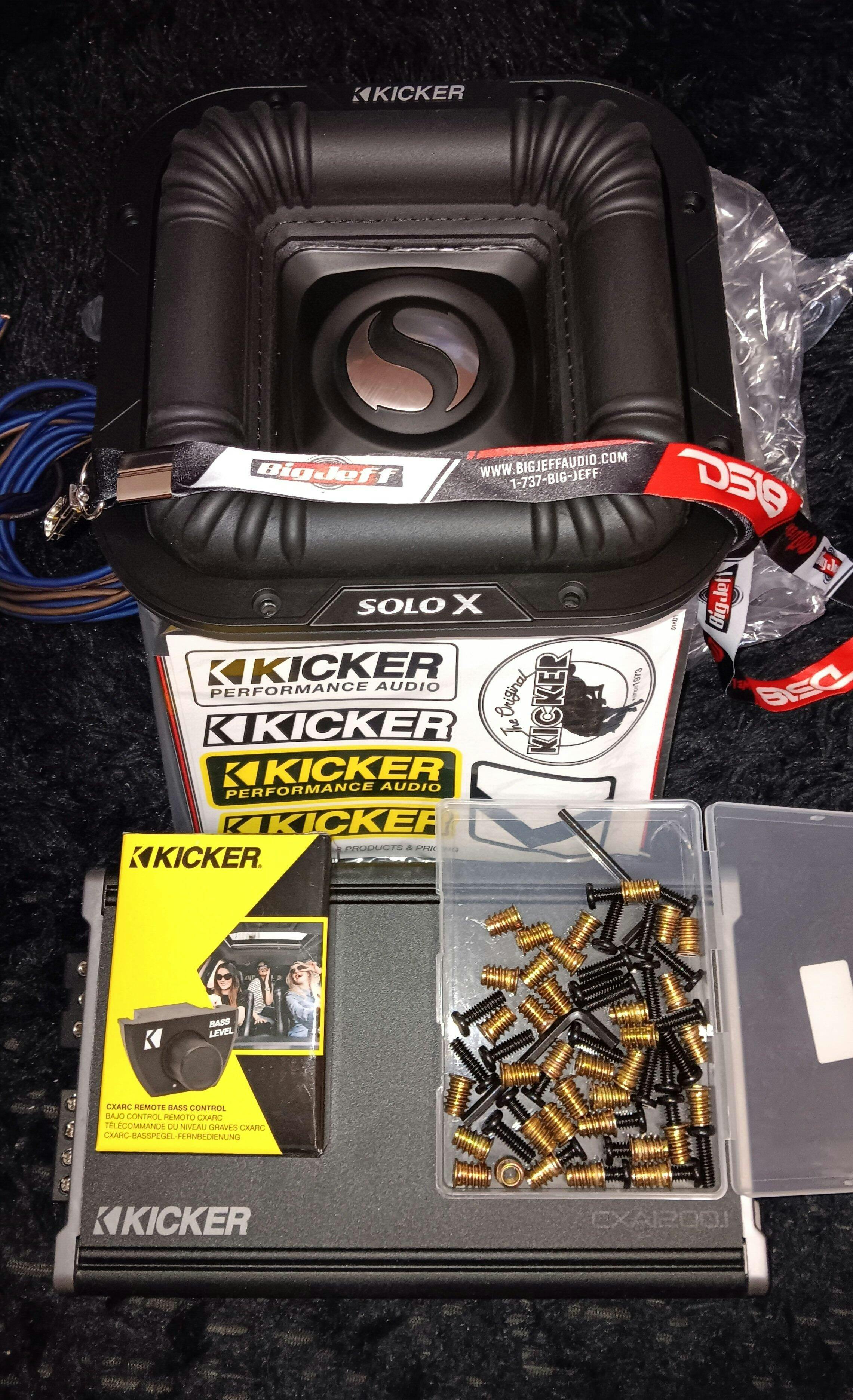 KICKER 49L7X82 | 8