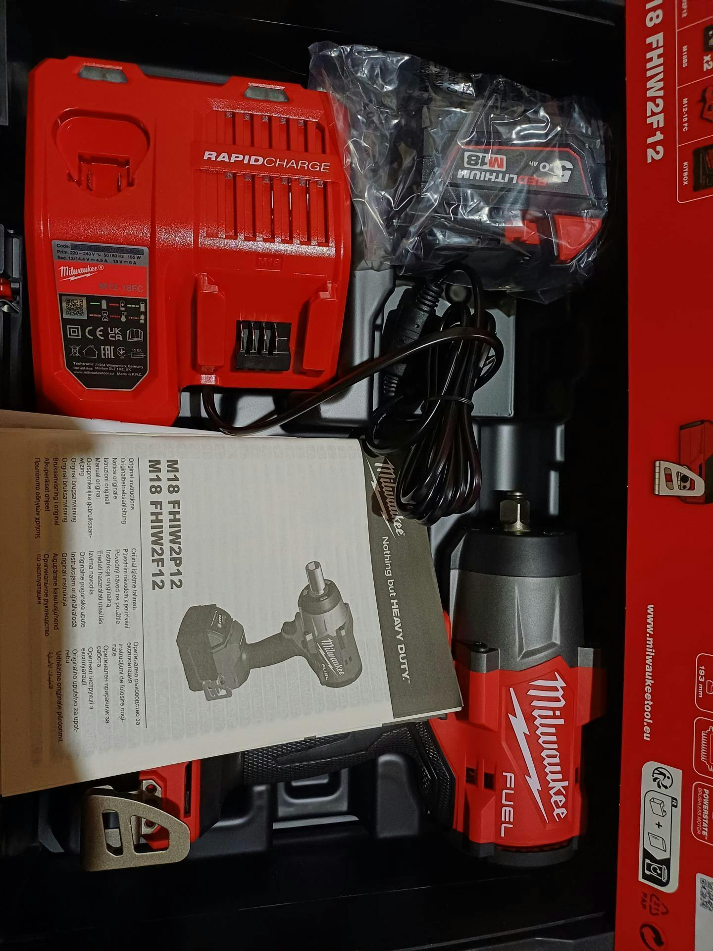 Mașină de înșurubat cu impact Milwaukee M18FHIWF2F12MC-502X, 2 x acumu