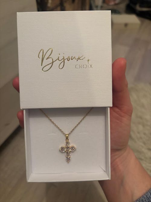 Collier croix Rahab - Acier inoxydable Plaqué Or