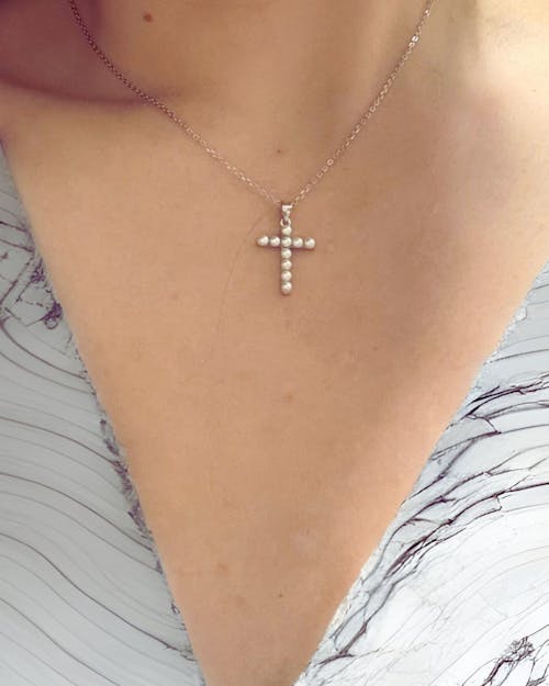 Collier Croix Perles Finition Argent