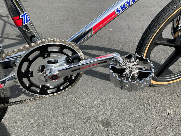 BILLET BMX SKULL BLACKOUT PRO SERIES ROUND PEDAL SET 9/16