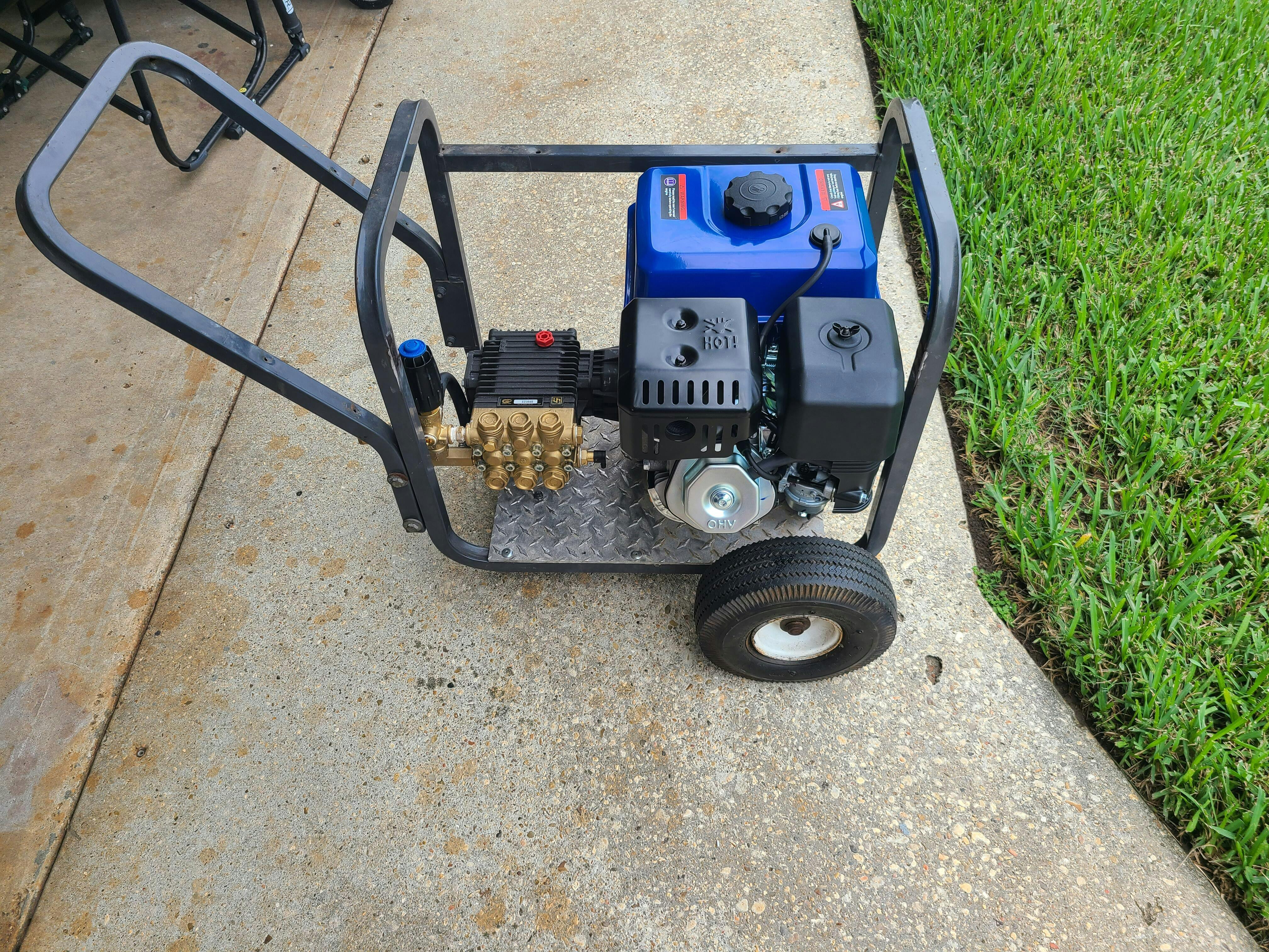 1 Ton Mini Excavator Crawler Digger 13.5HP Bucket/Hydraulic Thumb B&S