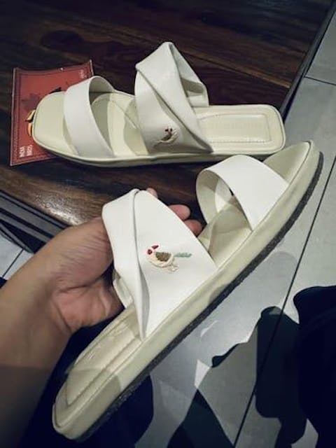 Chidiya Slides - White