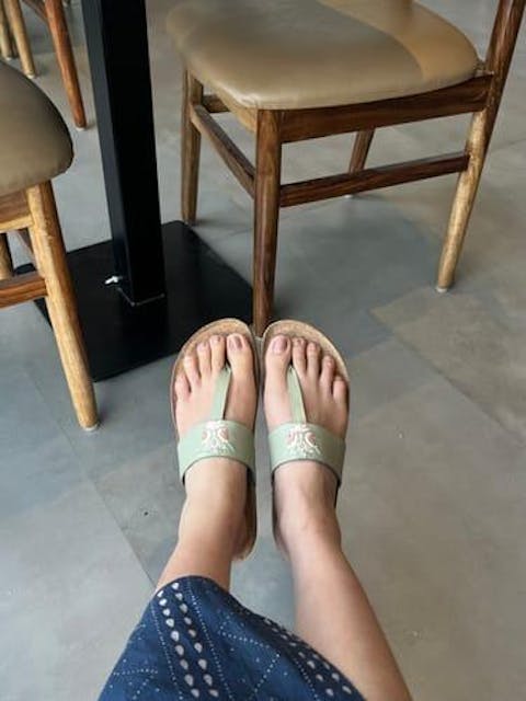Mitthu slides - Sage green