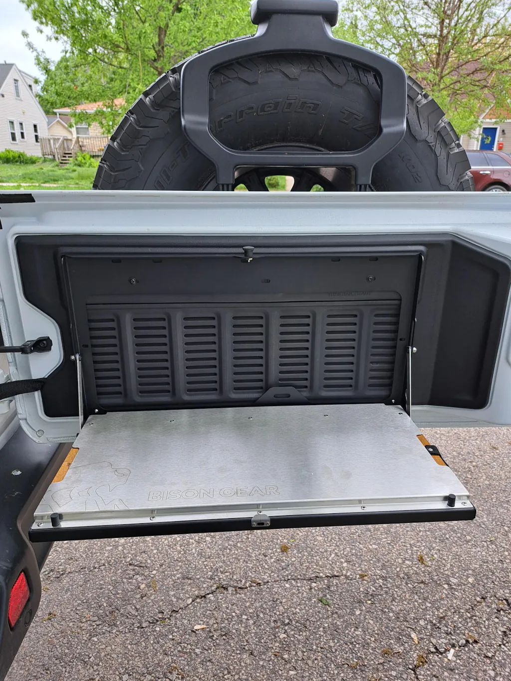 Drop Down Tailgate Table - JEEP Wrangler