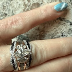 Round Diamond Option Twist Design Ring Enhancer