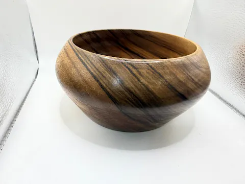 Walnut, New Guinea Round  - sold per BF