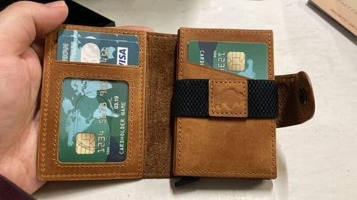 Full‑Grain Leather Detachable Mini Wallet – RFID Secure