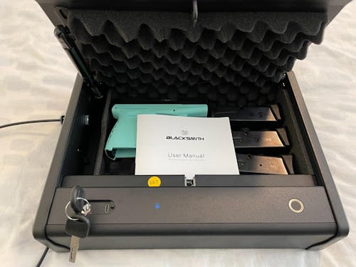 SF0201 Series Pistols Safe, Biometric Gun Box Quick Access