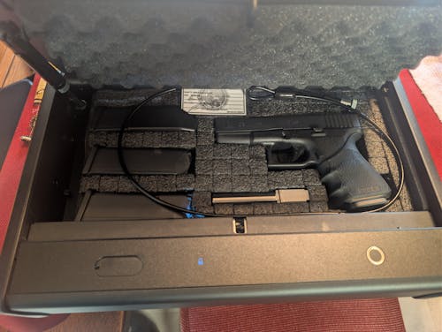 SF0201 Max Pistols Safe, 3 Gun Box Fingerprints APP