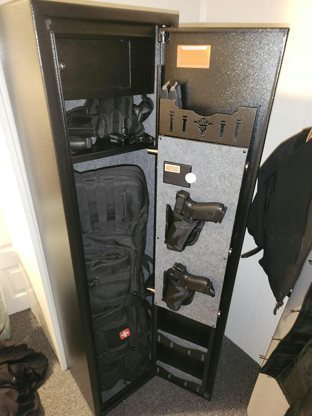 SF0106 Rifle Safe, 6 Long Gun Cabinet with Fingerprints