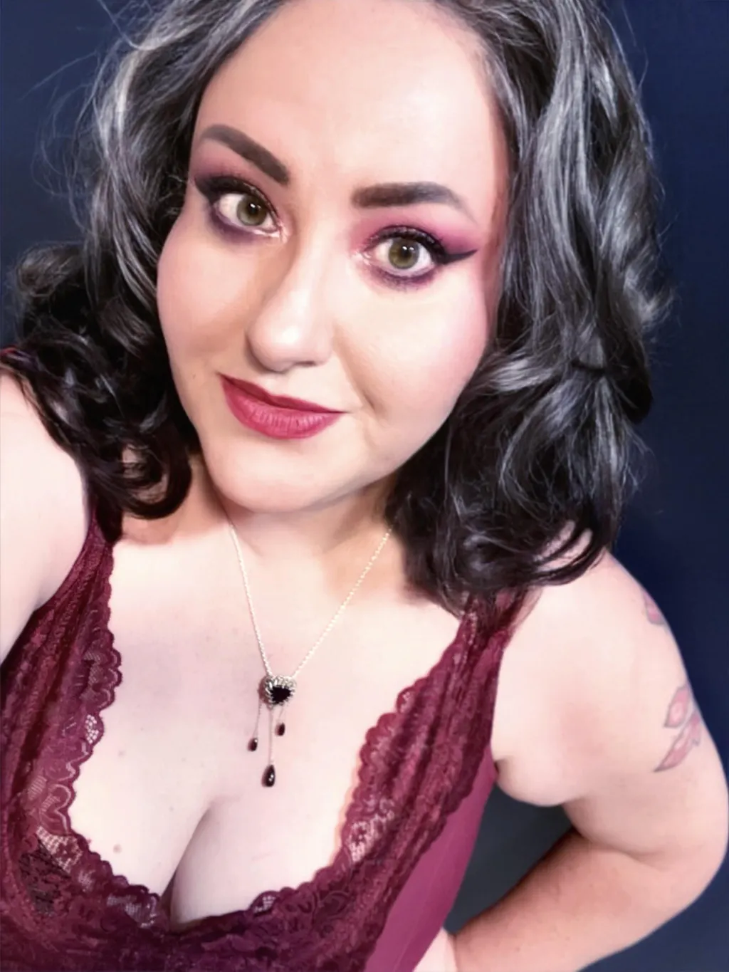 The Lydia - Burgundy – Blackwood Castle