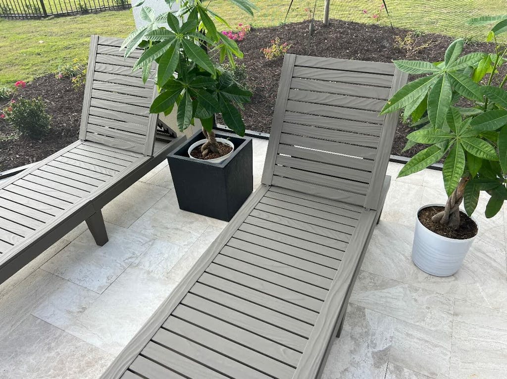 Resin Modern Outdoor Chaise Lounge in Grey Bluu