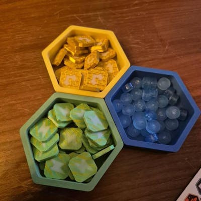 Magnetic Hexagon Board Game Token Trays – Custom Color Organizers with Dividers