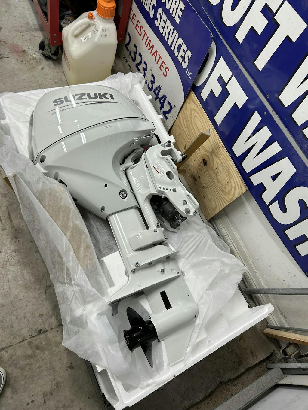 Suzuki 30 HP Outboard Motor Model DF30ATLW5
