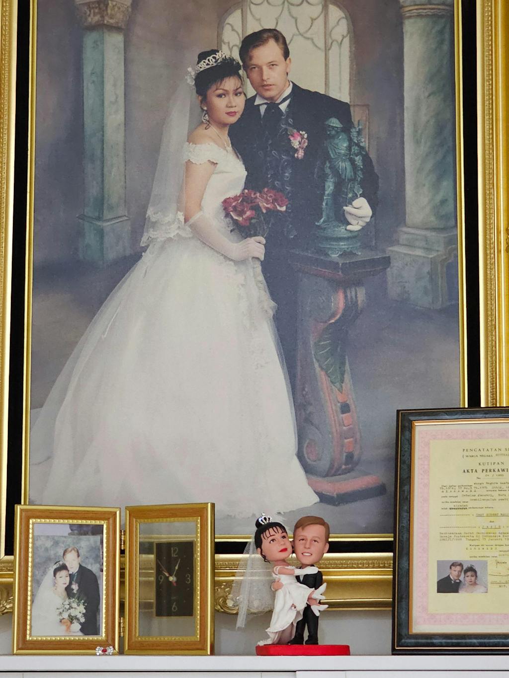 Bridegroom Holds The Bride Custom Bobbleheads