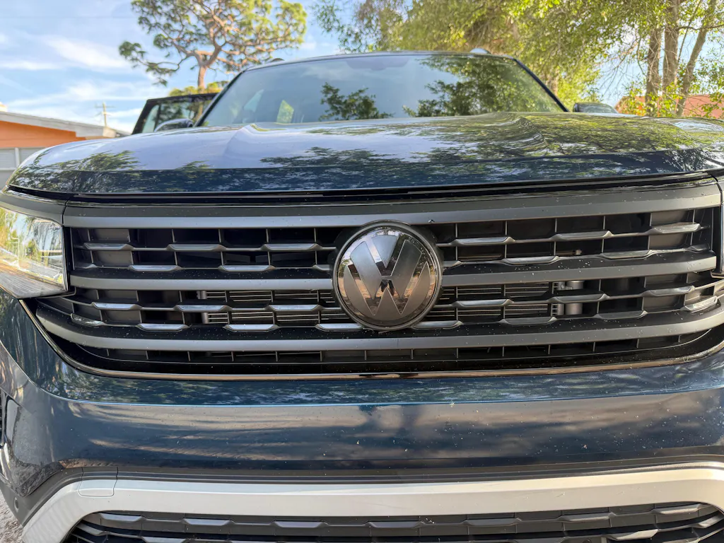 Volkswagen Atlas 2018-2026 Blackout Chrome Delete Kit - Precut Gloss Black Vinyl Overlays