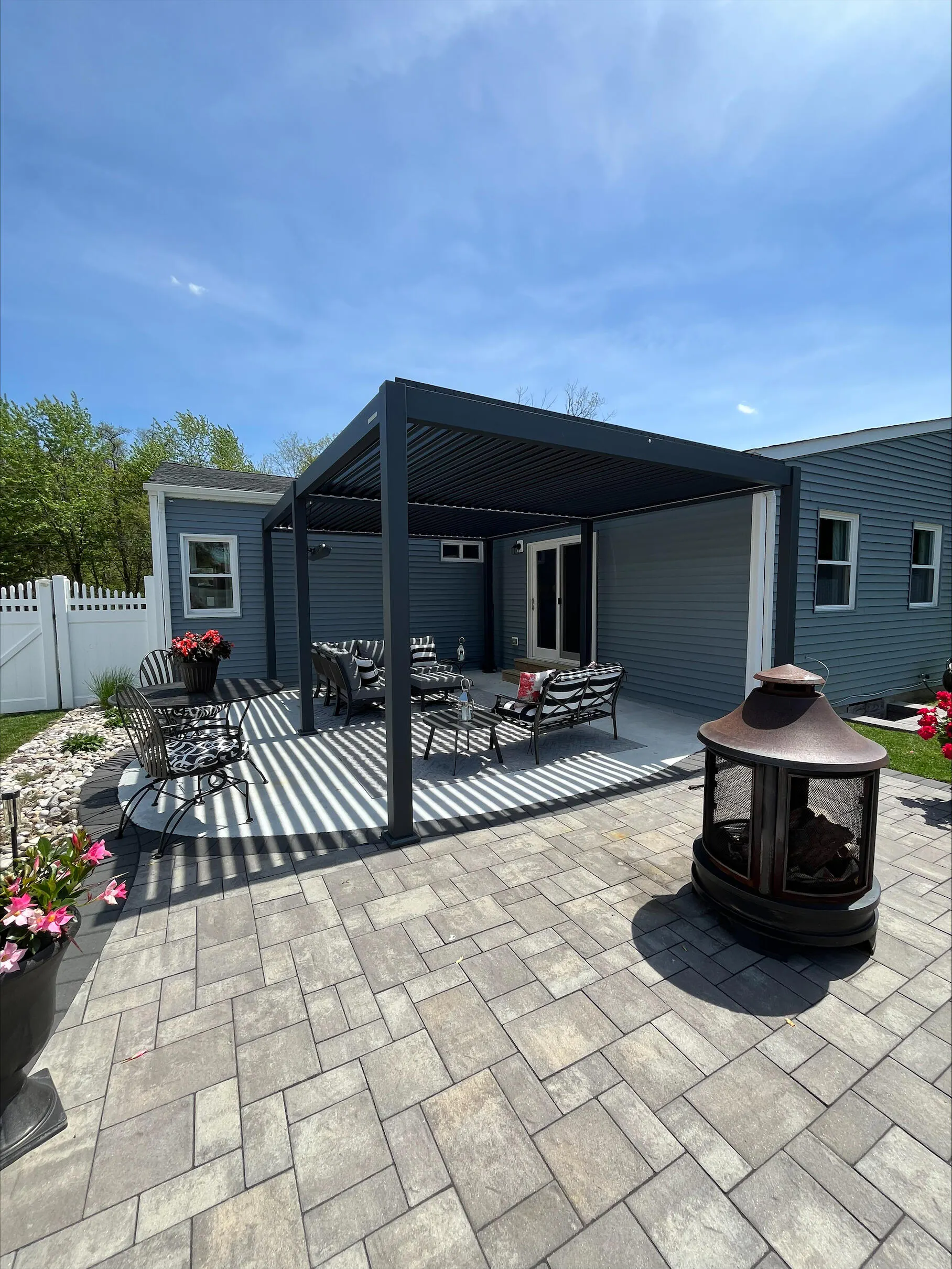 Bon Pergola Wall Mounted Villa Pergola With Louvers Motorization And Lighting included main image 1