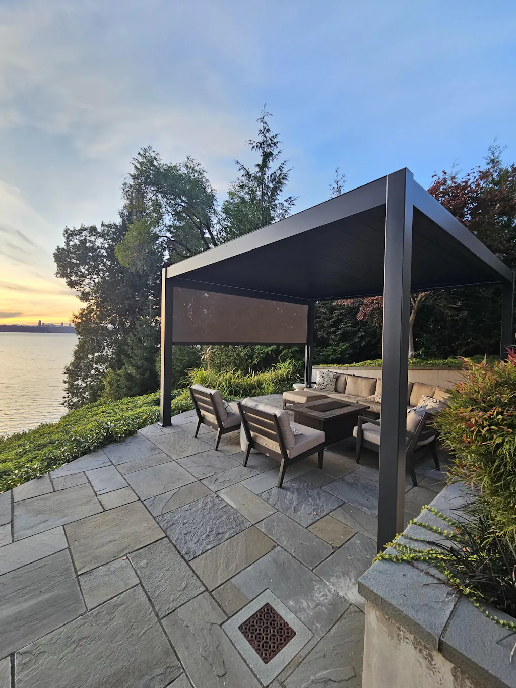 Bon Pergola Wall Mounted Villa Pergola With Louvers Motorization And Lighting included main image 0