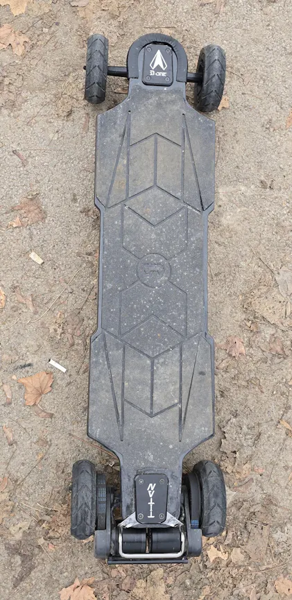 B-ONE TITAN X Carbon Electric Skateboard - Smooth Ride – Boneeboard
