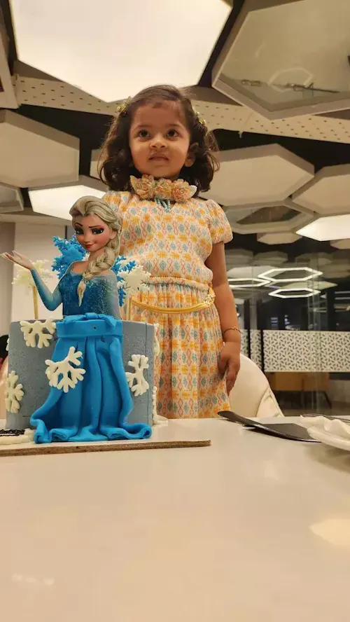 Frozen Kids Cake