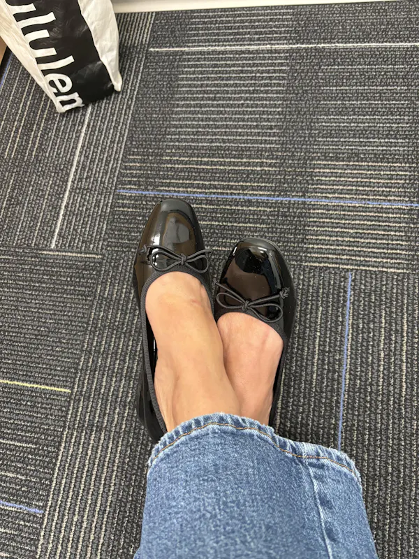 Beverlie Black | Heeled Ballerina Shoes w/ Bow